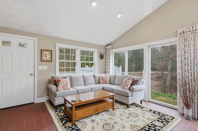 27 Marlboro Road, Georgetown, MA 01833