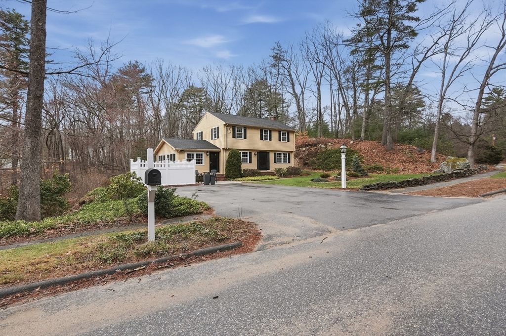 27 Marlboro Road, Georgetown, MA 01833