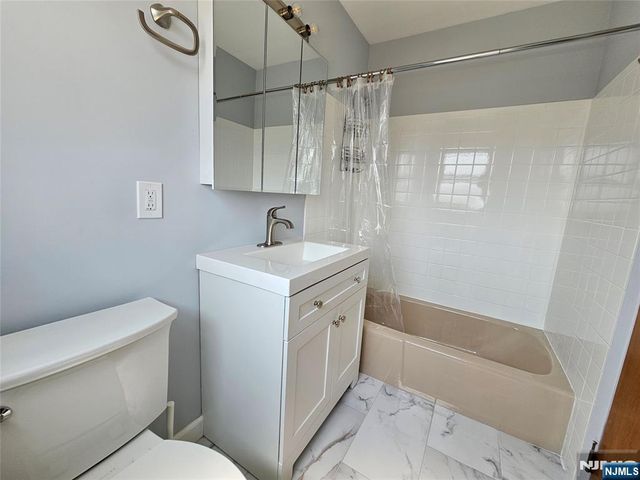 678 Bloomfield Avenue 678, West Caldwell, NJ 07006