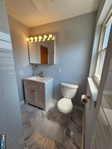 678 Bloomfield Avenue 678, West Caldwell, NJ 07006