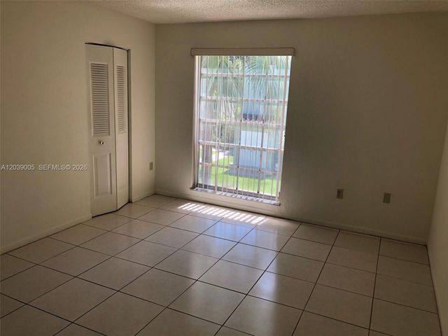 10808 N Kendall Dr Q-4, Miami, FL 33176