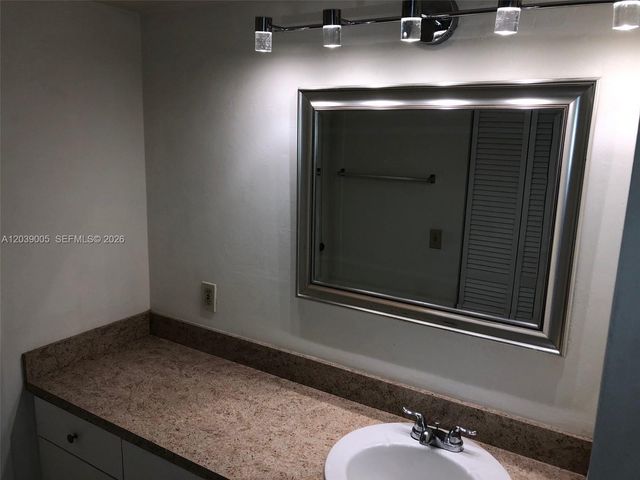 10808 N Kendall Dr Q-4, Miami, FL 33176