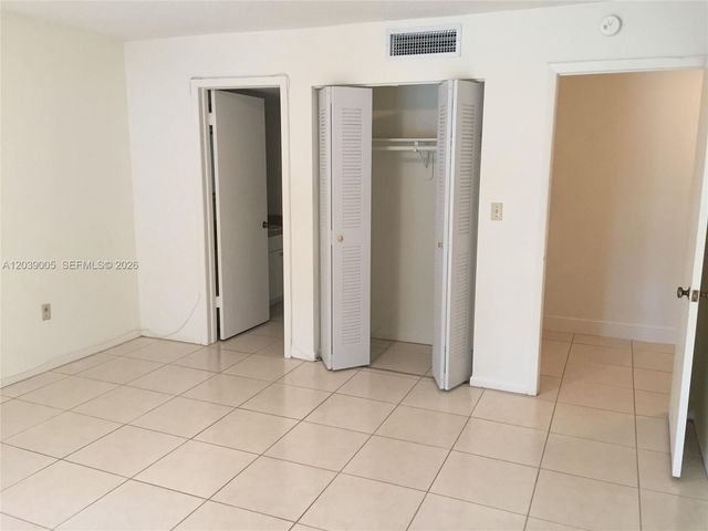 10808 N Kendall Dr Q-4, Miami, FL 33176
