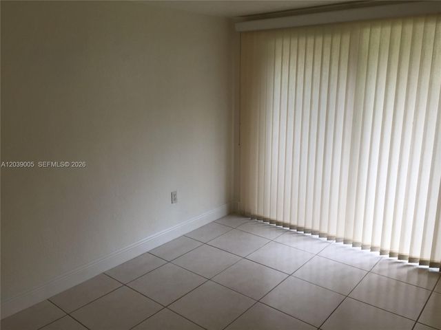 10808 N Kendall Dr Q-4, Miami, FL 33176