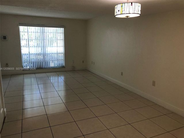 10808 N Kendall Dr Q-4, Miami, FL 33176