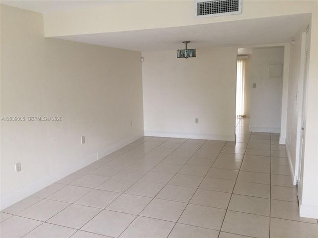 10808 N Kendall Dr Q-4, Miami, FL 33176