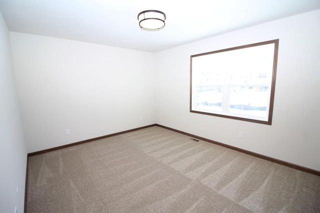 420 Parker DRIVE, Genoa City, WI 53128