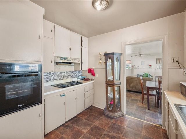 1215 N Confederate Avenue, Tyler, TX 75702