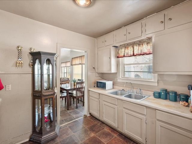 1215 N Confederate Avenue, Tyler, TX 75702