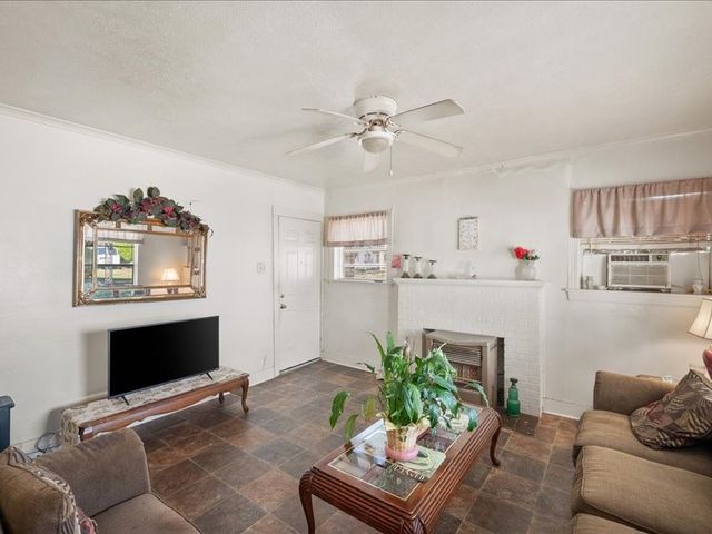 1215 N Confederate Avenue, Tyler, TX 75702