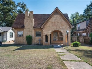 1215 N Confederate Avenue, Tyler, TX 75702