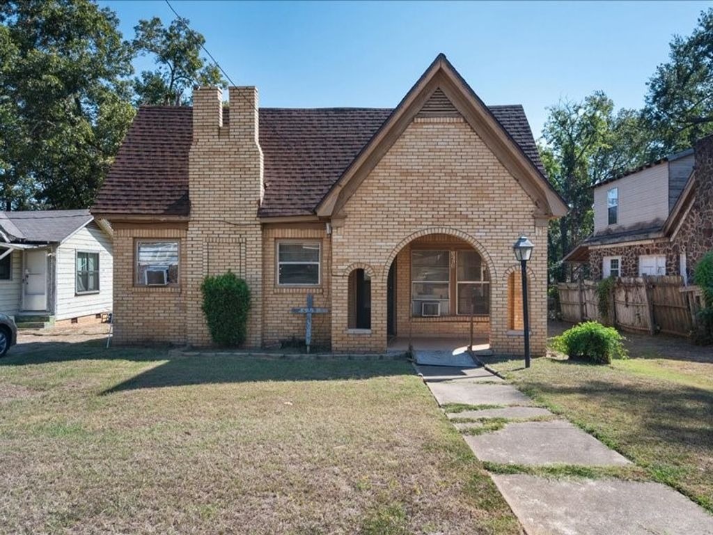 1215 N Confederate Avenue, Tyler, TX 75702