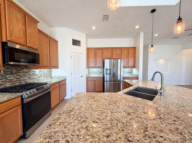 1625 35th Street SE, Rio Rancho, NM 87124
