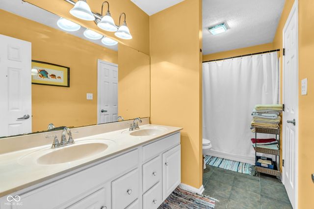 7907 Hunters Path, Indianapolis, IN 46214