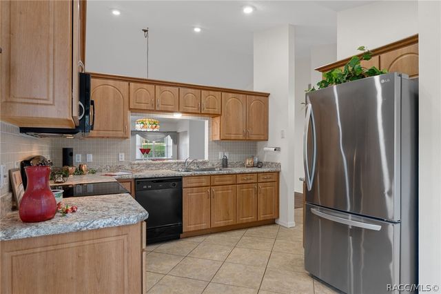1581 N Endicott Point, Crystal River, FL 34429