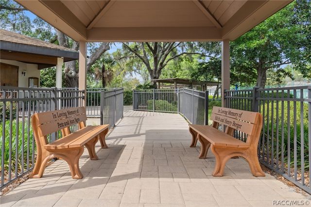 1581 N Endicott Point, Crystal River, FL 34429