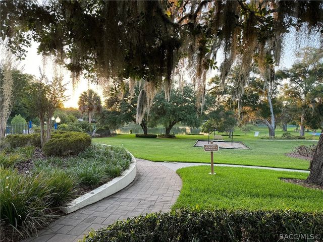 1581 N Endicott Point, Crystal River, FL 34429