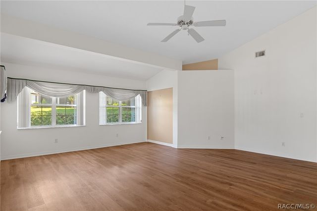 1581 N Endicott Point, Crystal River, FL 34429