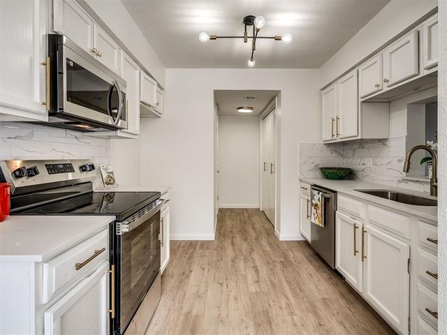 11403 Springhollow Road 201, Oklahoma City, OK 73120