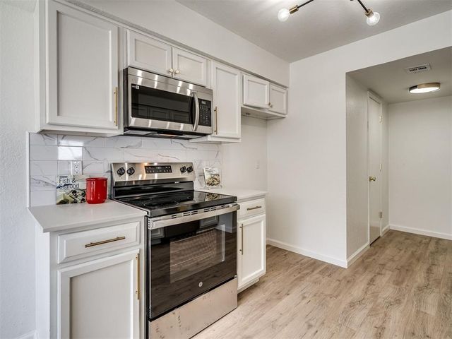 11403 Springhollow Road 201, Oklahoma City, OK 73120