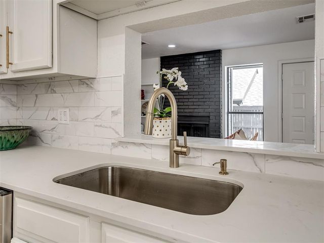 11403 Springhollow Road 201, Oklahoma City, OK 73120