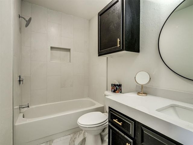 11403 Springhollow Road 201, Oklahoma City, OK 73120