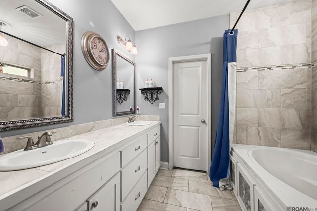 10836 Field Pointe Dr, Denham Springs, LA 70726