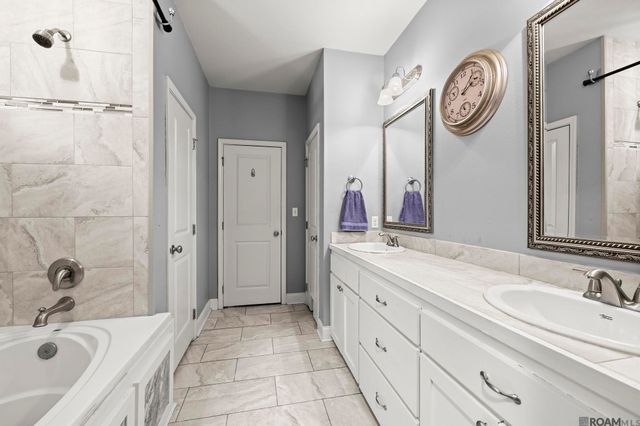 10836 Field Pointe Dr, Denham Springs, LA 70726