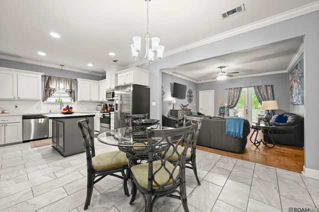 10836 Field Pointe Dr, Denham Springs, LA 70726