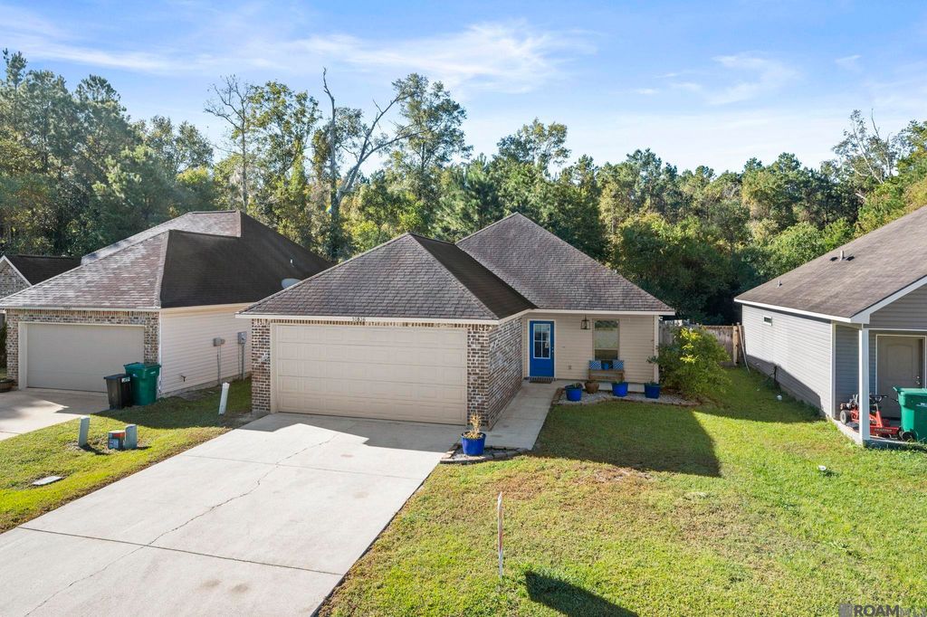10836 Field Pointe Dr, Denham Springs, LA 70726