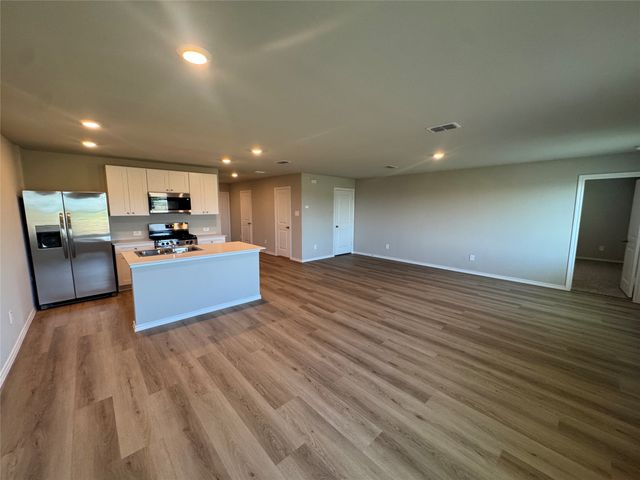 16608 Port Arthur, Justin, TX 76247