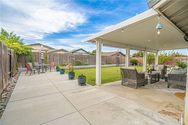 625 Meadow Grove Ct, Bakersfield, CA 93308
