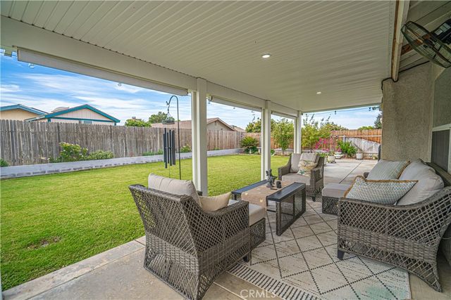 625 Meadow Grove Ct, Bakersfield, CA 93308