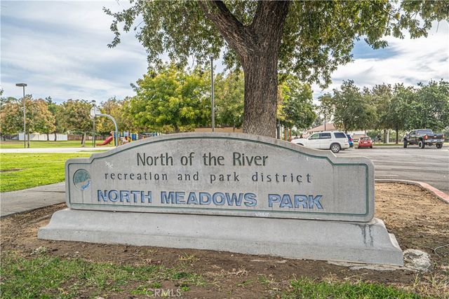 625 Meadow Grove Ct, Bakersfield, CA 93308