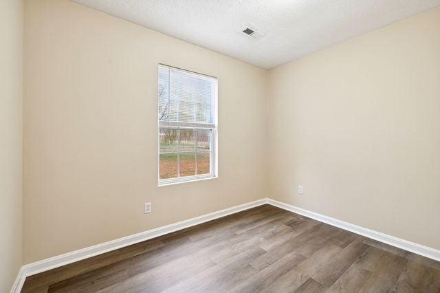 120 Kenwood Dr, Portland, TN 37148