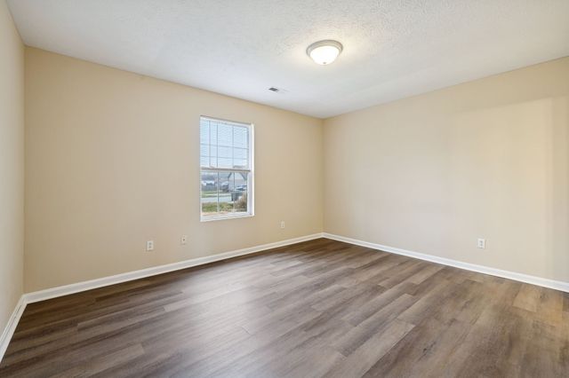 120 Kenwood Dr, Portland, TN 37148