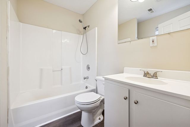 120 Kenwood Dr, Portland, TN 37148