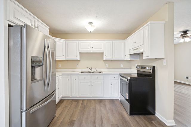 120 Kenwood Dr, Portland, TN 37148