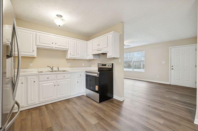 120 Kenwood Dr, Portland, TN 37148