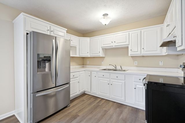 120 Kenwood Dr, Portland, TN 37148