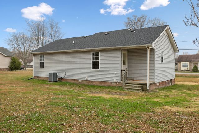 120 Kenwood Dr, Portland, TN 37148