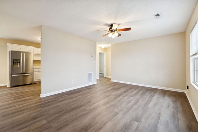 120 Kenwood Dr, Portland, TN 37148