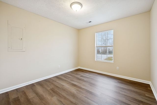 120 Kenwood Dr, Portland, TN 37148