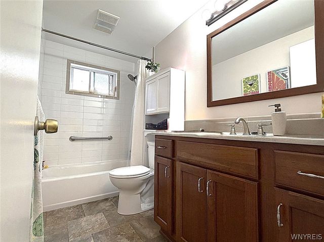 61 Park Club Lane D, Amherst, NY 14221
