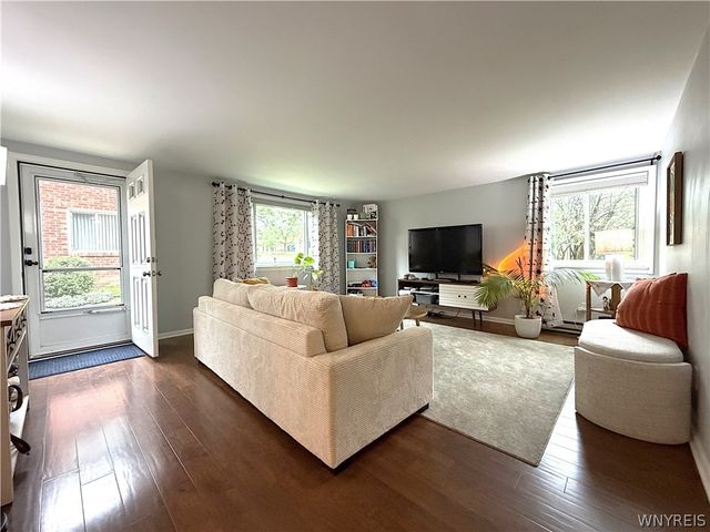 61 Park Club Lane D, Amherst, NY 14221