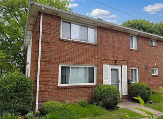 61 Park Club Lane D, Amherst, NY 14221