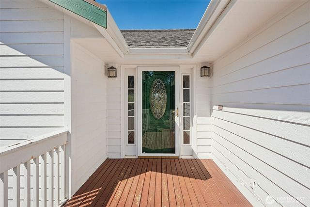 459 Octopus Avenue NE, Ocean Shores, WA 98569