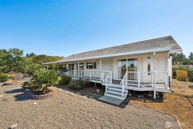 459 Octopus Avenue NE, Ocean Shores, WA 98569