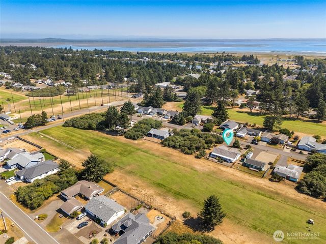 459 Octopus Avenue NE, Ocean Shores, WA 98569