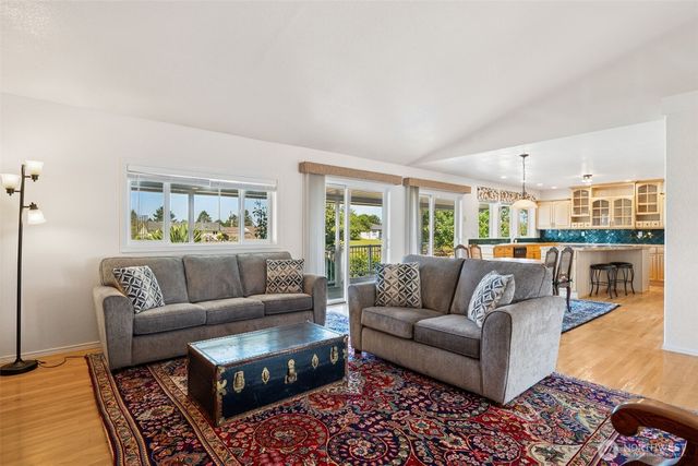 459 Octopus Avenue NE, Ocean Shores, WA 98569
